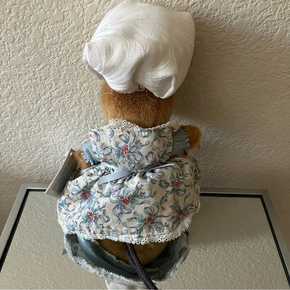 BEATRIX POTTER Lady Mouse 10